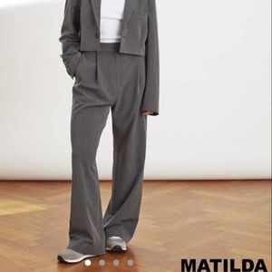 Djerf Avenue Favorite Pants M